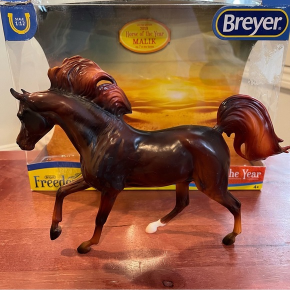 Breyer Malik 2019 Horse of the Year 1:12 Scale Freedom Series - Picture 2 of 10